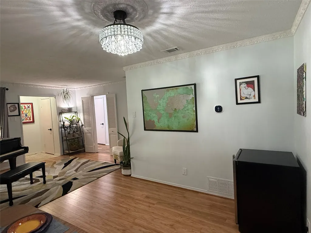 7476 Walling Lane Dallas TX 75231