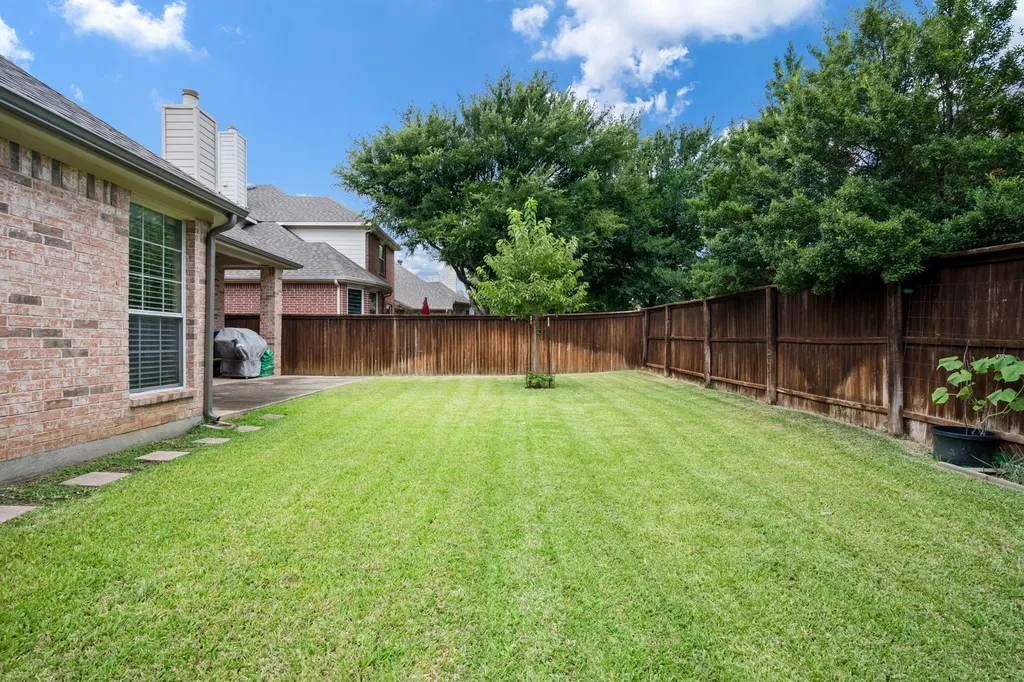 1141 Mission Lane Lantana TX 76226