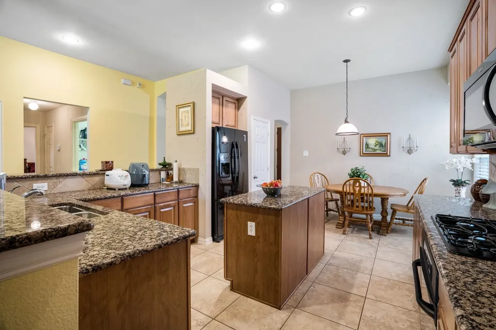 1141 Mission Lane Lantana TX 76226