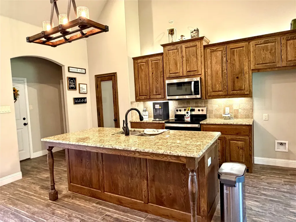 1025 Tex Lane Springtown TX 76082