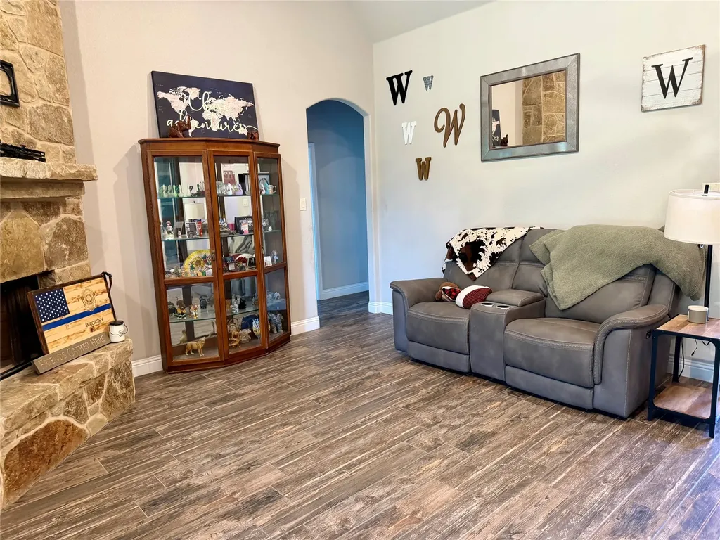 1025 Tex Lane Springtown TX 76082