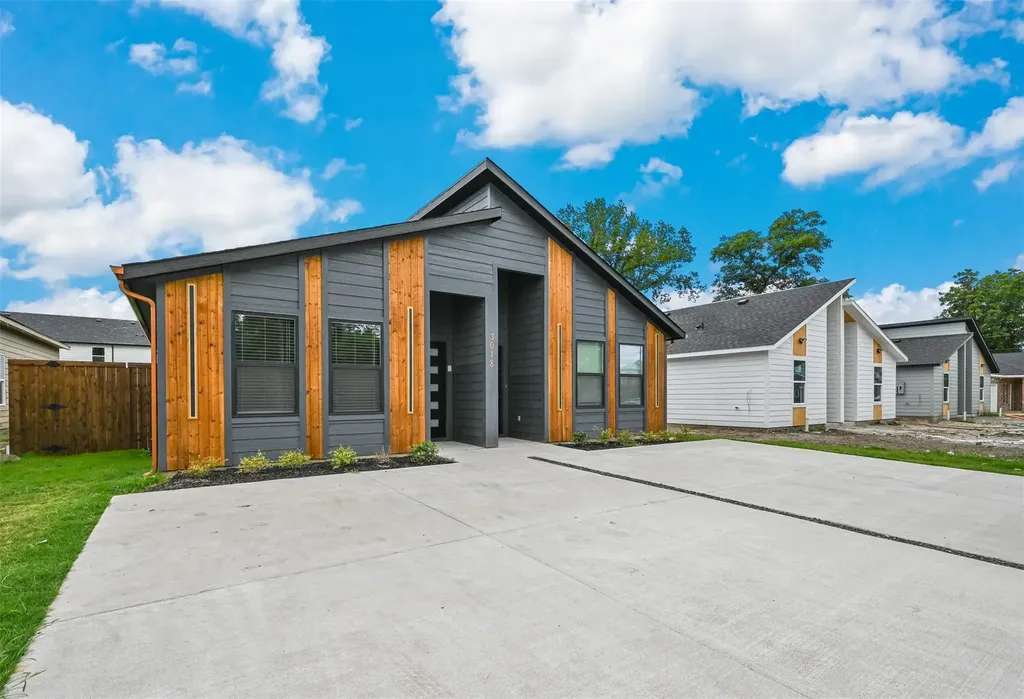 3018 Henry Street Greenville TX 75401
