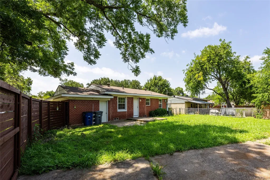 2627 Tealford Drive Dallas TX 75228