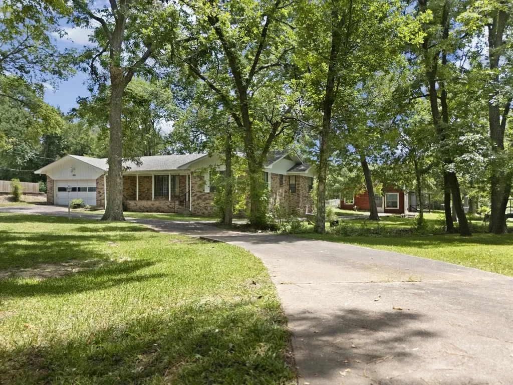 830 Layne Drive Denison TX 75020