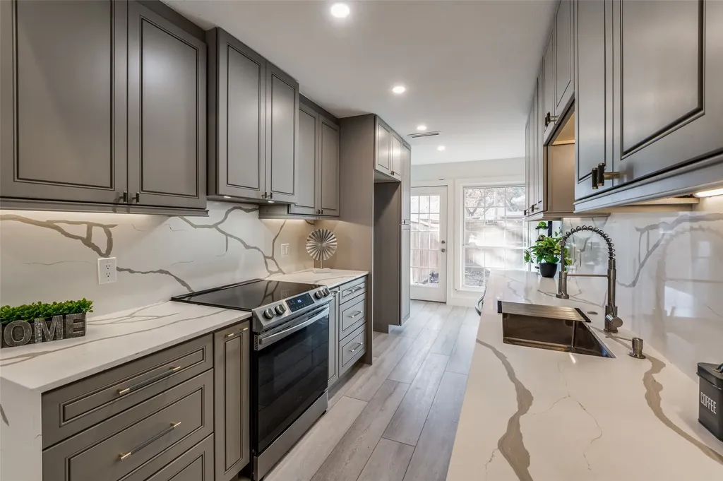 13702 Flagstone Lane Dallas TX 75240