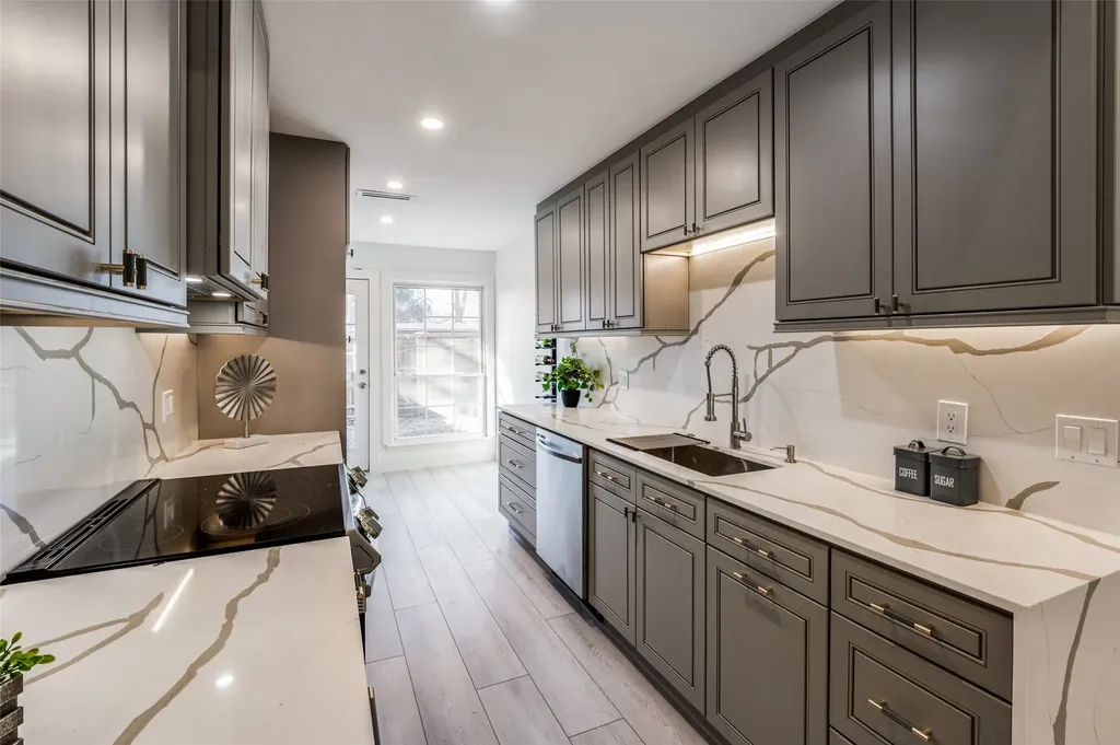 13702 Flagstone Lane Dallas TX 75240
