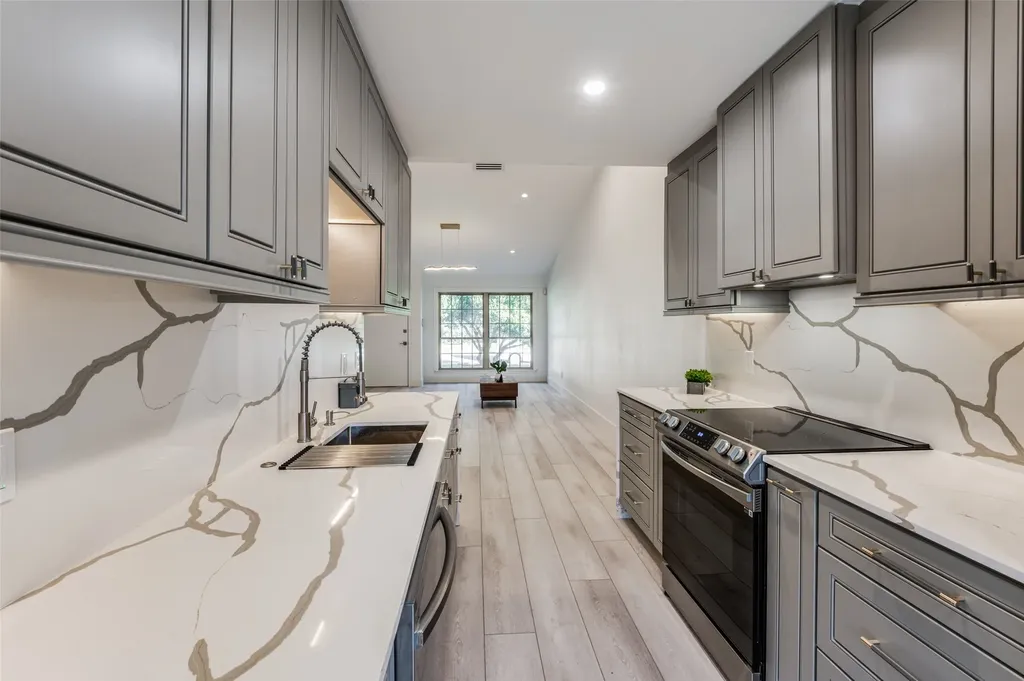13702 Flagstone Lane Dallas TX 75240