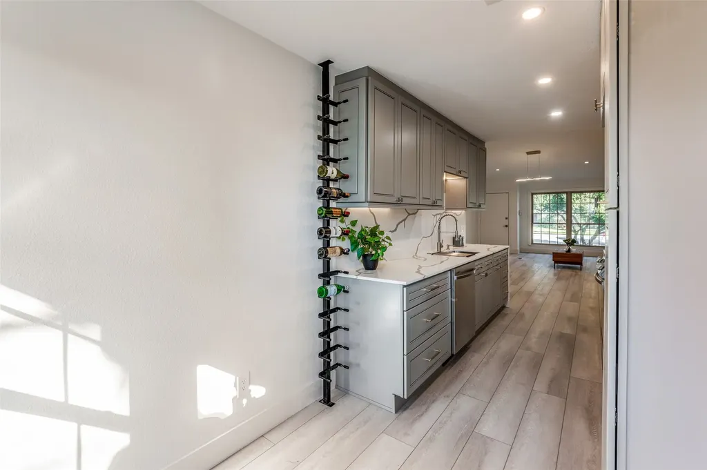 13702 Flagstone Lane Dallas TX 75240