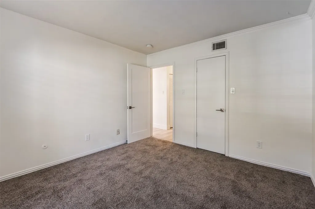 13702 Flagstone Lane Dallas TX 75240