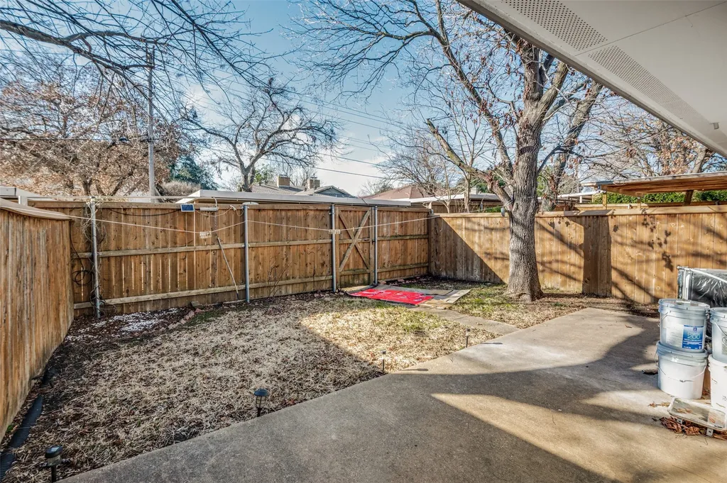 13702 Flagstone Lane Dallas TX 75240