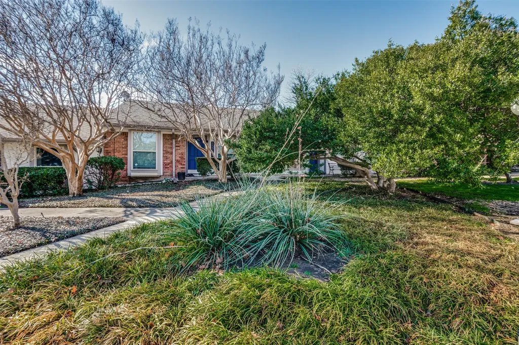13702 Flagstone Lane Dallas TX 75240