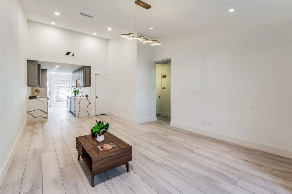13702 Flagstone Lane Dallas TX 75240