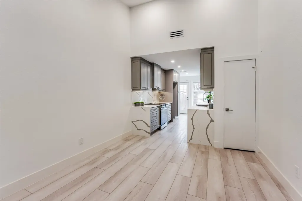 13702 Flagstone Lane Dallas TX 75240