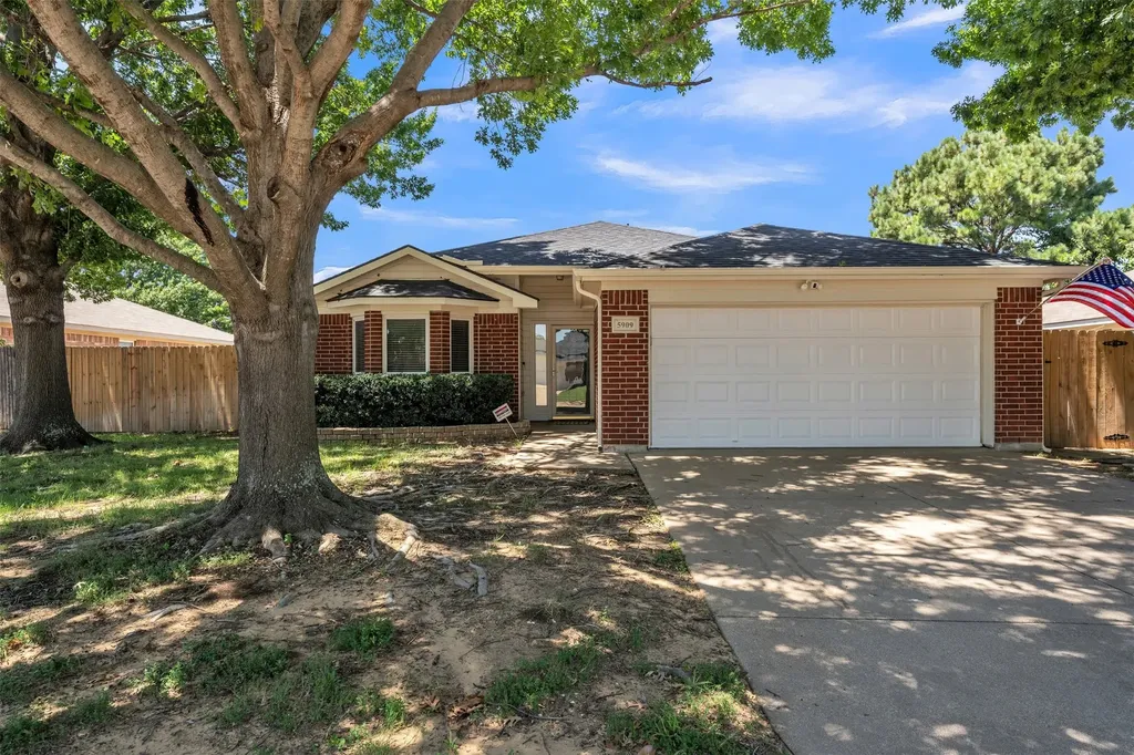 5909 Colebrook Court Arlington TX 76017
