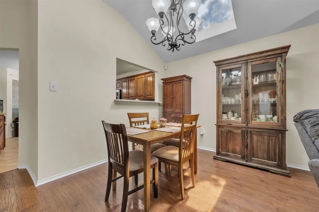 5909 Colebrook Court Arlington TX 76017