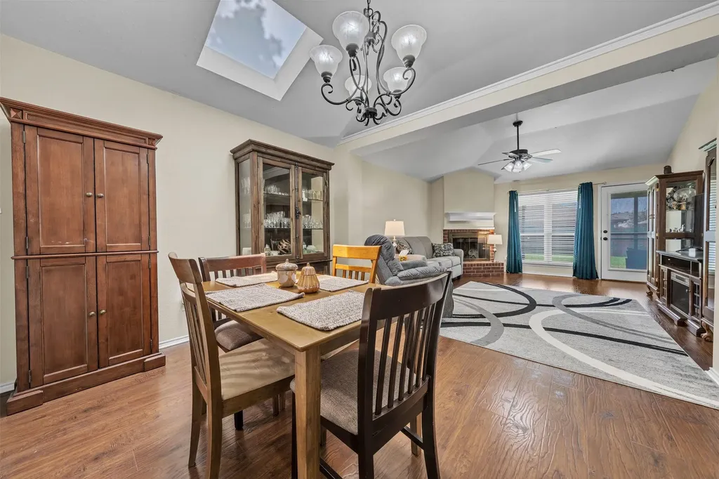 5909 Colebrook Court Arlington TX 76017