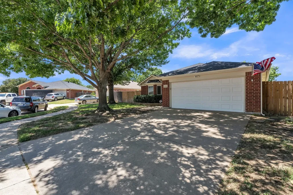 5909 Colebrook Court Arlington TX 76017