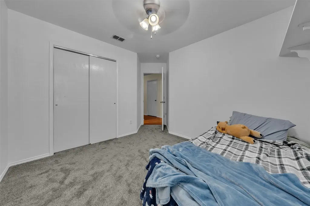 5909 Colebrook Court Arlington TX 76017