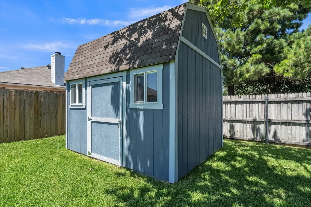 5909 Colebrook Court Arlington TX 76017