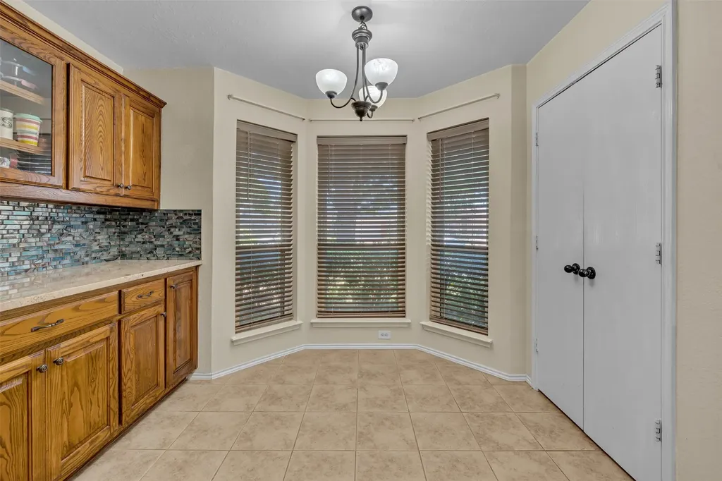 5909 Colebrook Court Arlington TX 76017