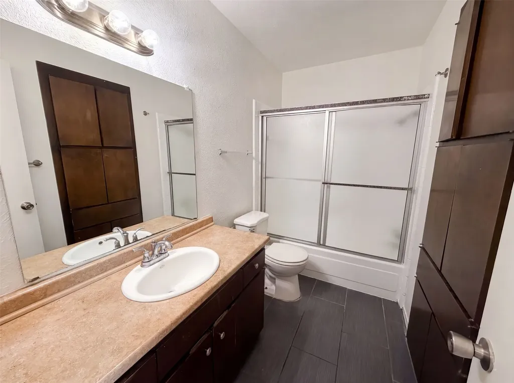 260 Rolling Hills Place Lancaster TX 75146