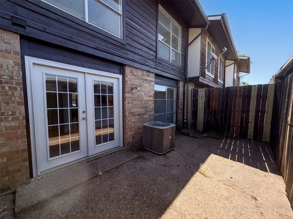 260 Rolling Hills Place Lancaster TX 75146