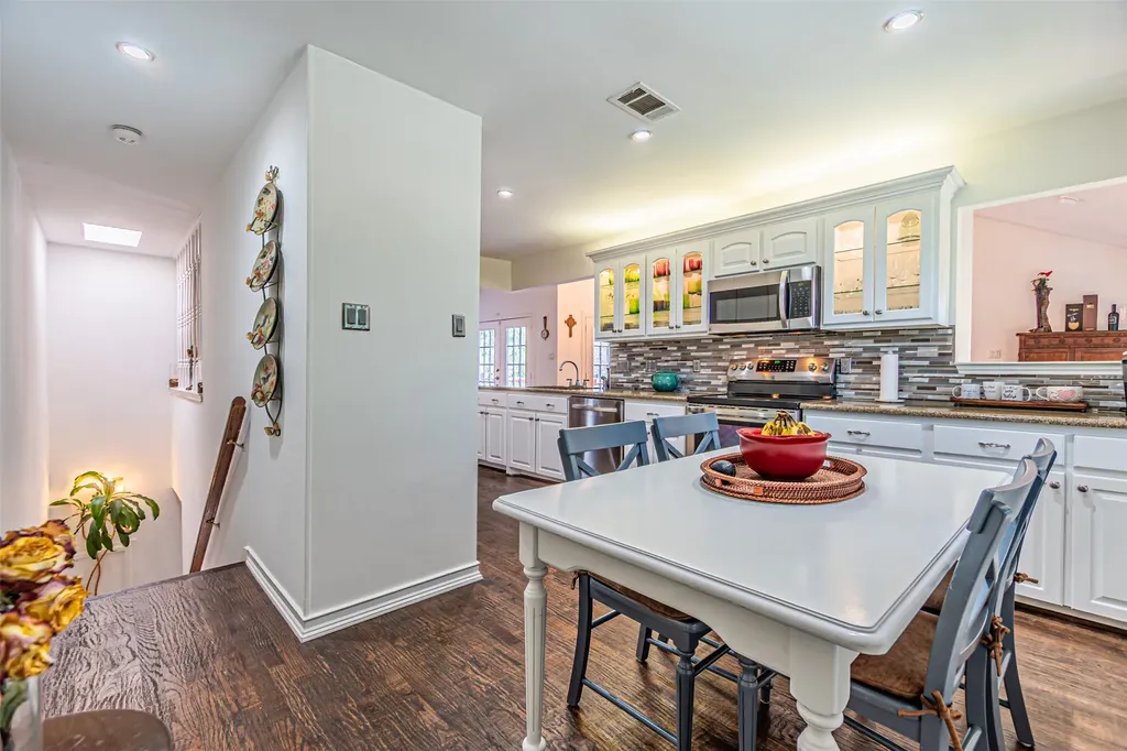 2903 Golden Gate Court Carrollton TX 75007