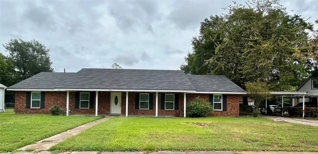 111 S Canton Street Mexia TX 76667