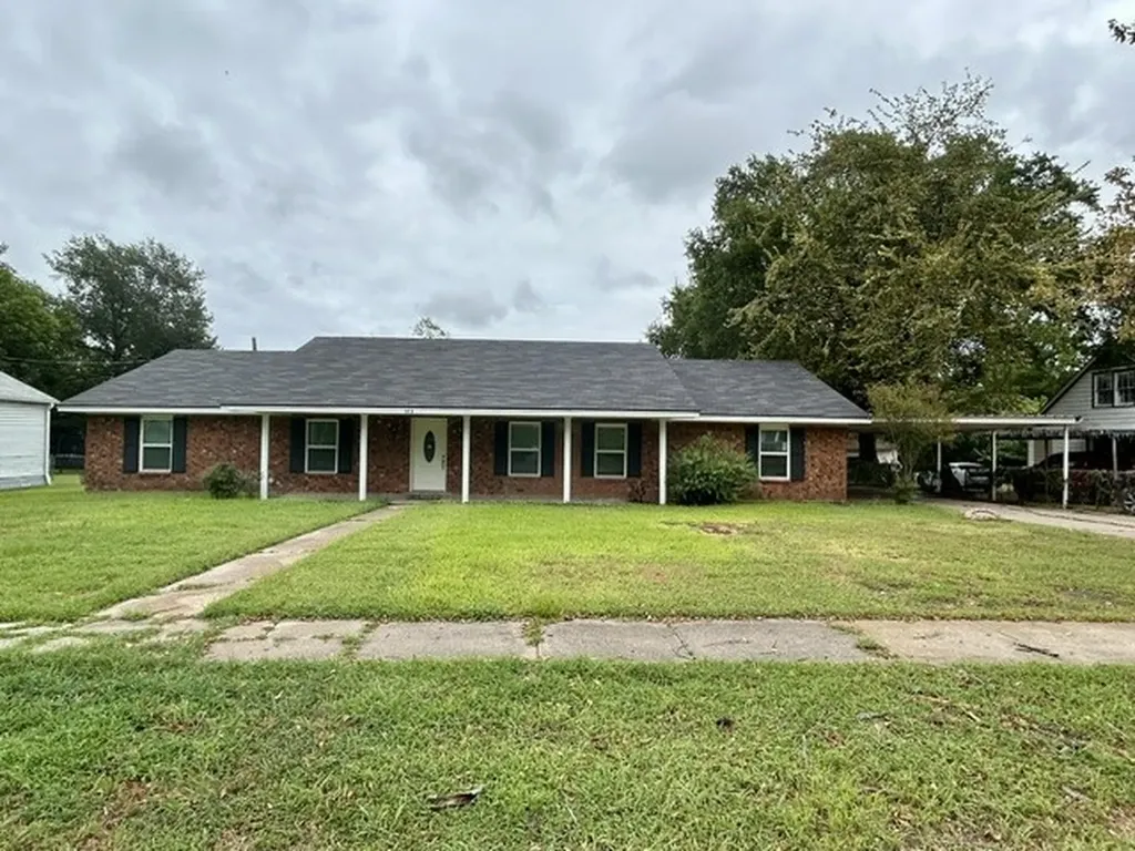 111 S Canton Street Mexia TX 76667