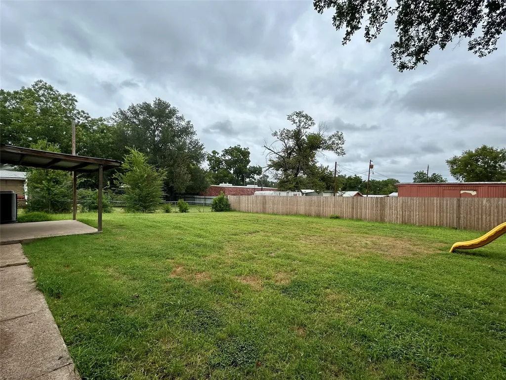 111 S Canton Street Mexia TX 76667
