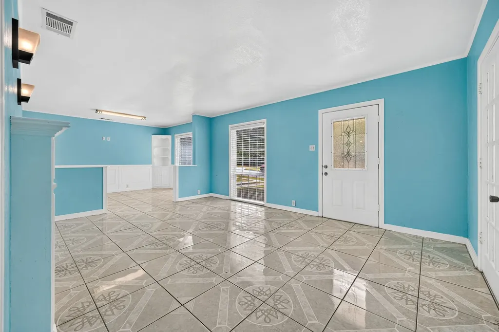 907 Buckalew Street Dallas TX 75208