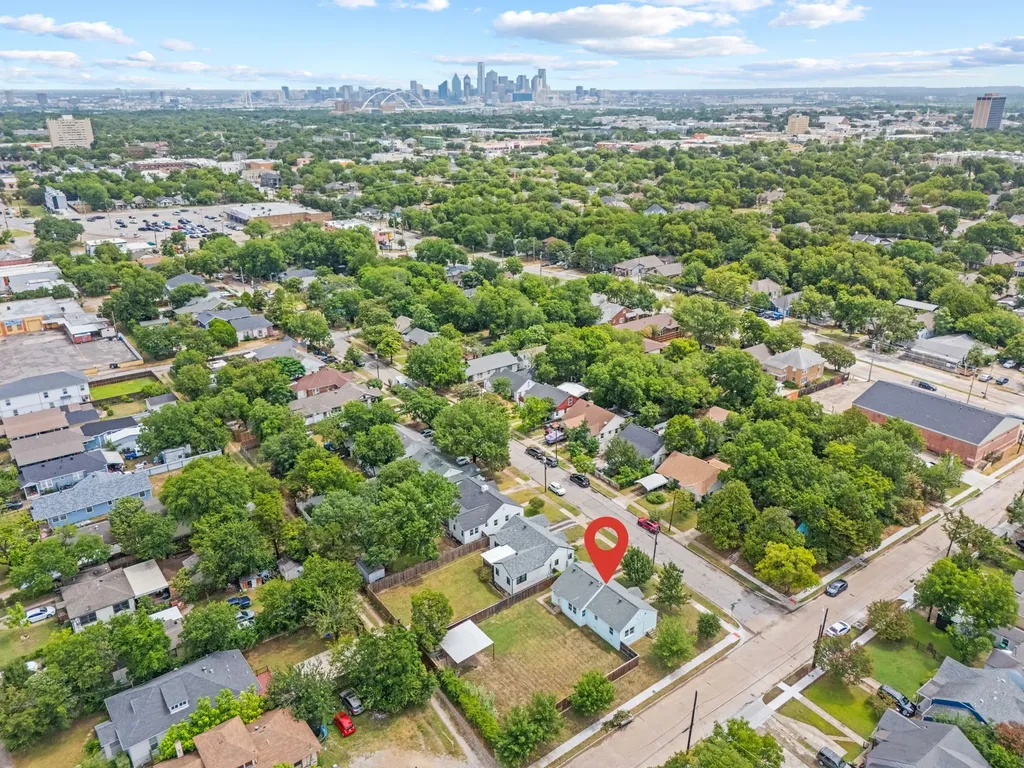 907 Buckalew Street Dallas TX 75208