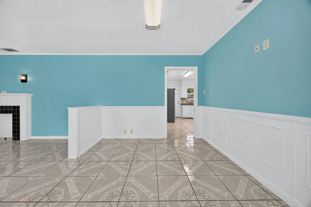 907 Buckalew Street Dallas TX 75208