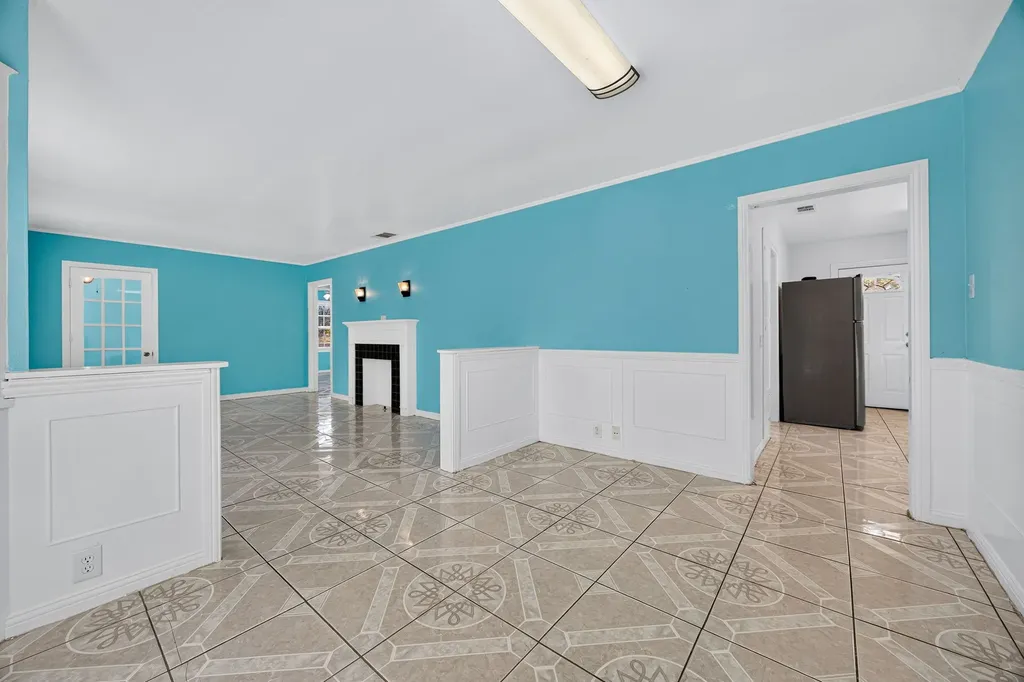 907 Buckalew Street Dallas TX 75208