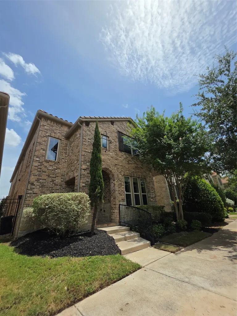 6638 Deleon Street Irving TX 75039