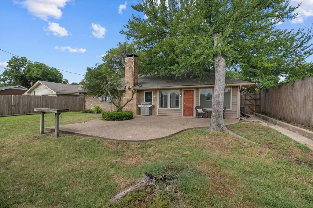 2509 Smouldering Wood Drive Arlington TX 76016