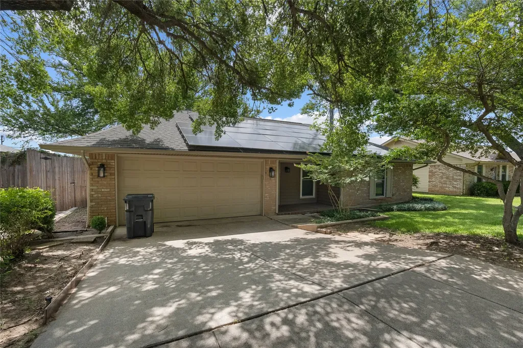 2509 Smouldering Wood Drive Arlington TX 76016