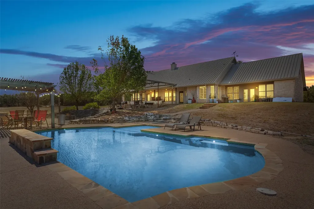 564 Sam Bass Road Mcgregor TX 76657