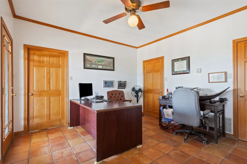 564 Sam Bass Road Mcgregor TX 76657