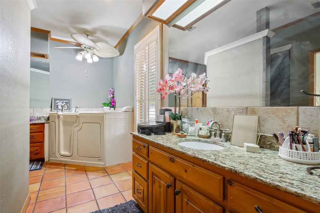 564 Sam Bass Road Mcgregor TX 76657