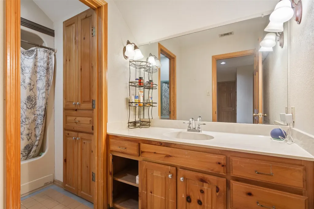 564 Sam Bass Road Mcgregor TX 76657
