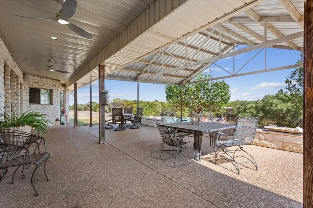 564 Sam Bass Road Mcgregor TX 76657
