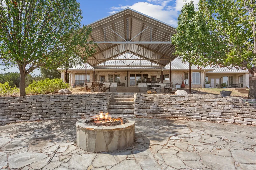 564 Sam Bass Road Mcgregor TX 76657
