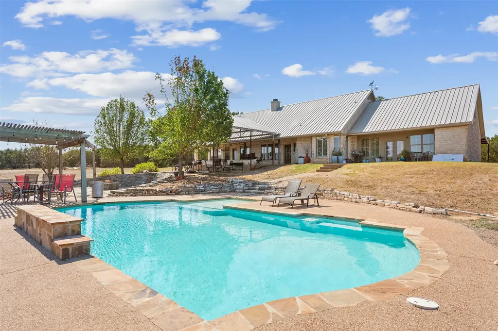564 Sam Bass Road Mcgregor TX 76657