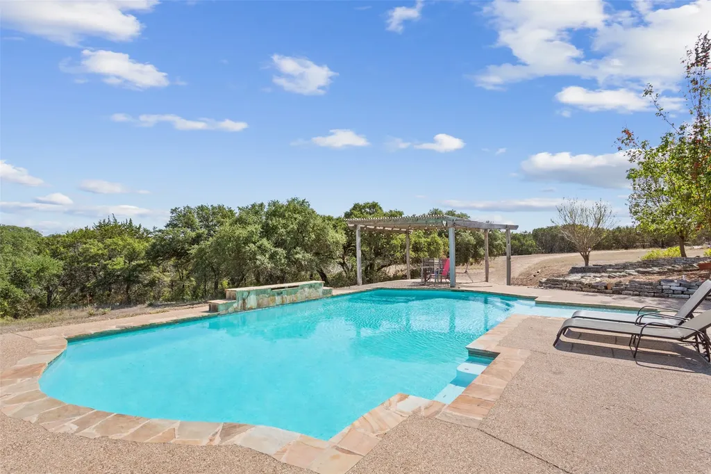 564 Sam Bass Road Mcgregor TX 76657