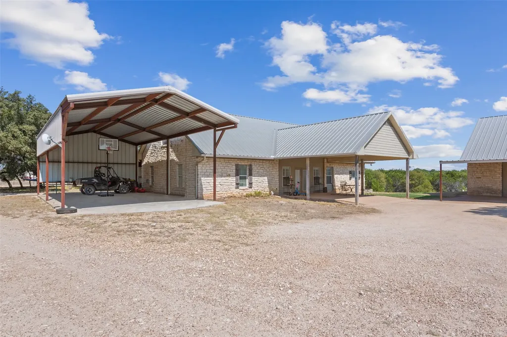 564 Sam Bass Road Mcgregor TX 76657