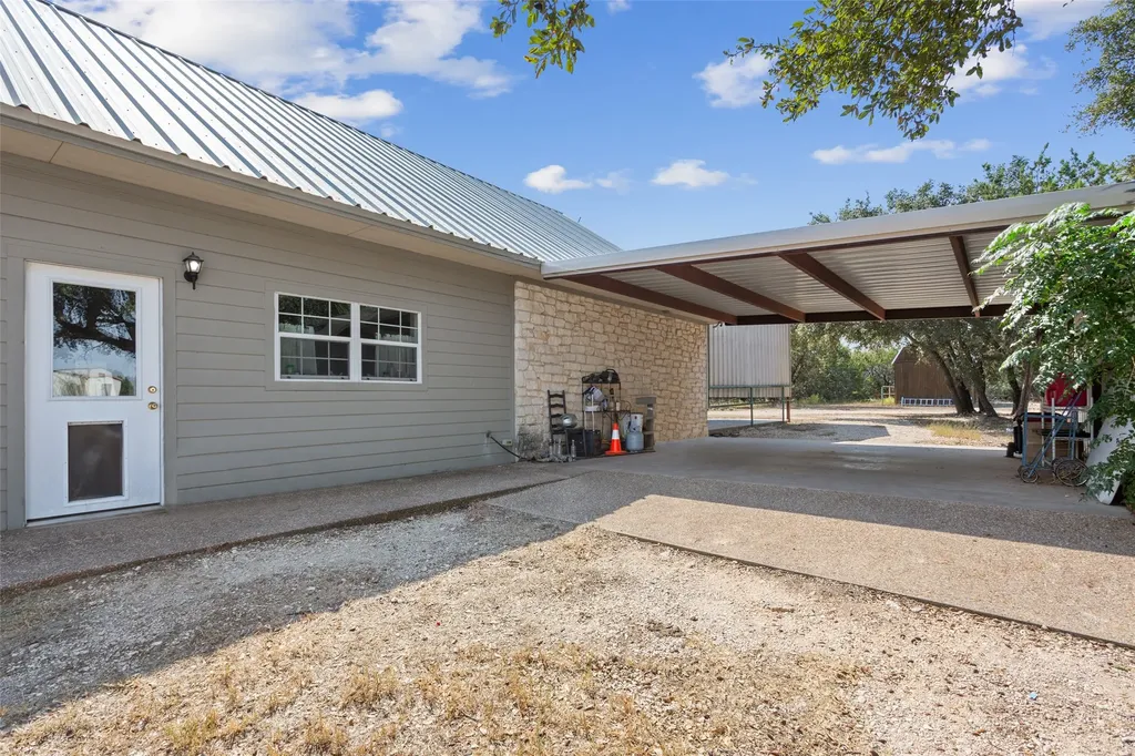 564 Sam Bass Road Mcgregor TX 76657