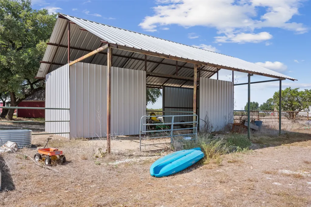 564 Sam Bass Road Mcgregor TX 76657