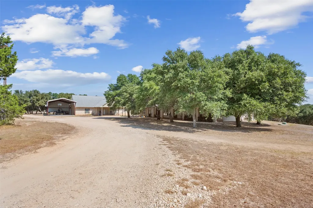 564 Sam Bass Road Mcgregor TX 76657