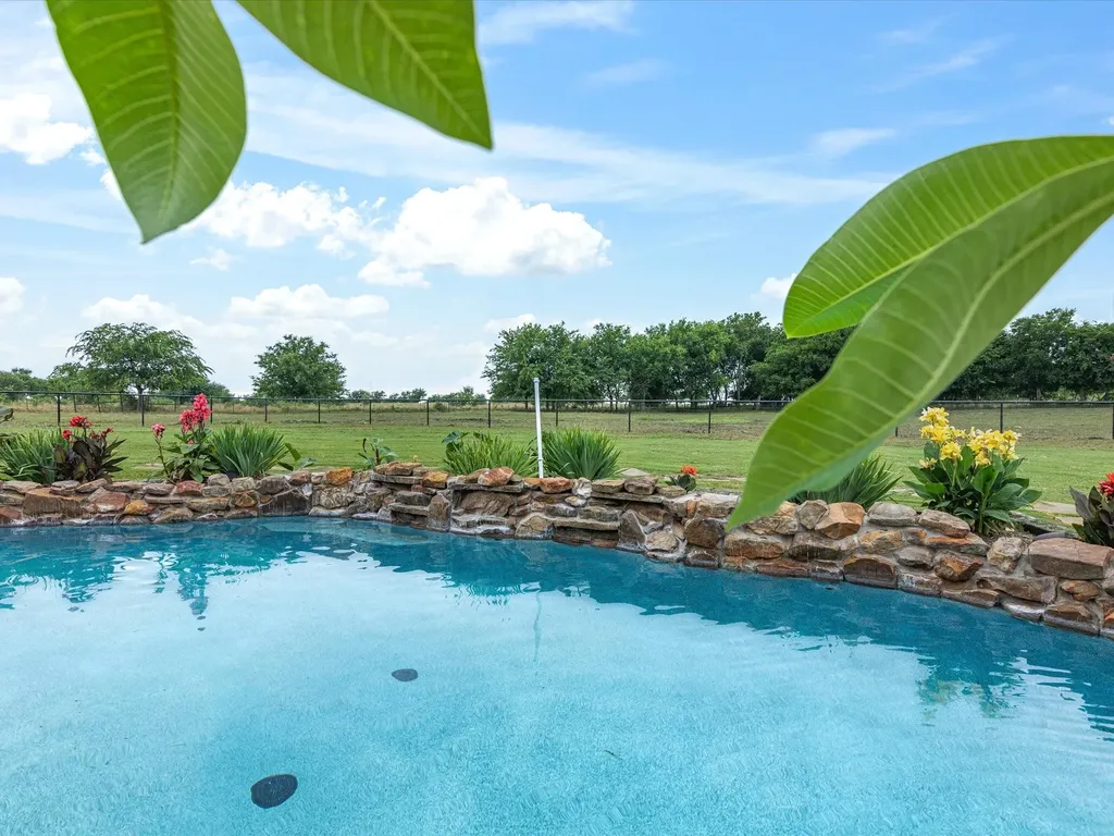 25459 Dove Hollow Drive Justin TX 76247